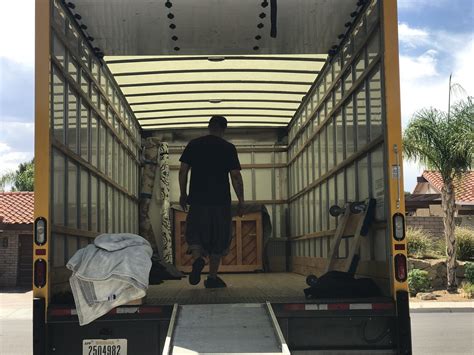 7 Tips on Loading Your Moving Truck Safely | Moving-me | New Jersey