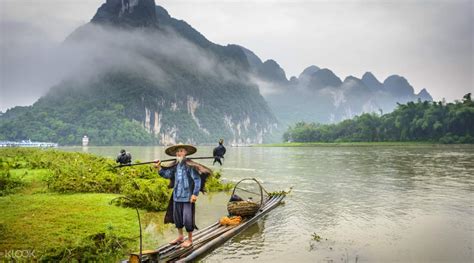 Li River Cruise and Yangshuo Private Day Tour