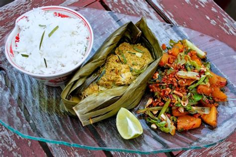 Amok Trey: How to Make Cambodian Coconut Fish Curry – DesiDakaar