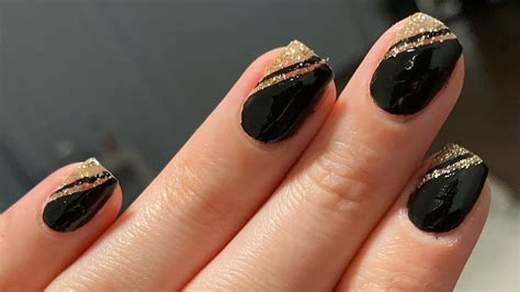 Black and gold nail art - YouTube