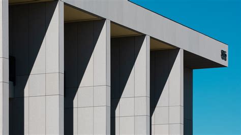 Revolutionize Building: Ultra-High-Performance Concrete