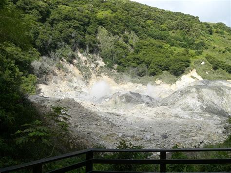 Exploring St. Lucia’s “Drive-in Volcano” – Bucket Tripper