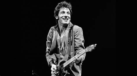 Bruce Springsteen - Born To Run book review / Chapter And Verse album ...