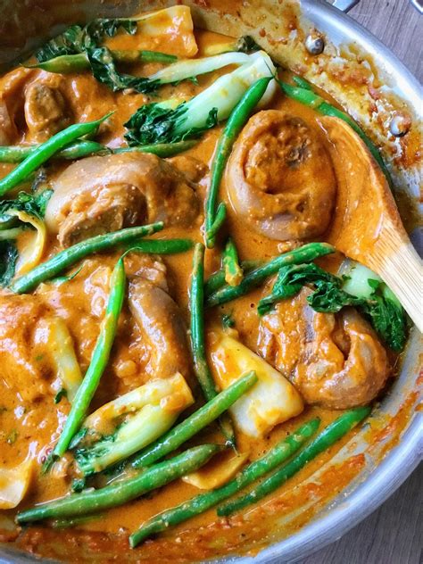 Pata Kare-Kare (Pork Hocks in Rich Peanut Sauce) - PinoyBites