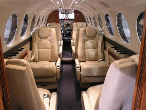 Hawker Beechcraft King Air 350ER Specs and Description