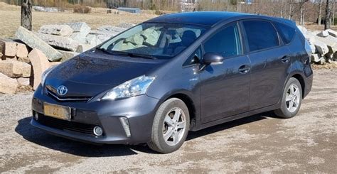 Koeajo käytetty Toyota Prius+ - Villien taksien suosikki ...