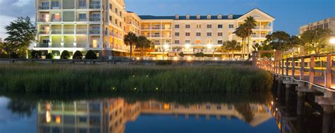 Courtyard Charleston Riverview: Hotel am Wasser in Charleston