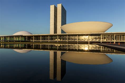 Conheça as obras de Oscar Niemeyer em Brasília | Segue Viagem