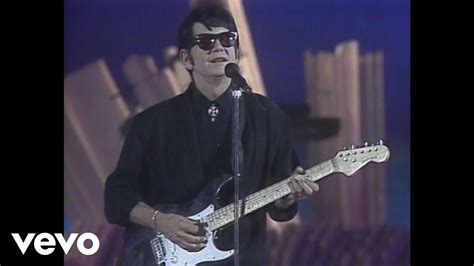 Roy Orbison - Crying (Live 1988) - YouTube