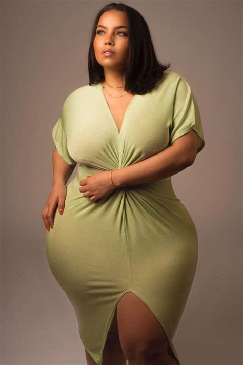 Pin by Simba Kanyenze on Nicely Curvy | Curvy woman, Curvy women ...