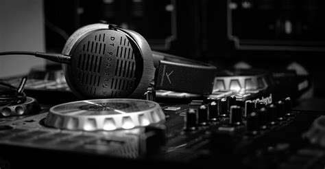 Which Headphones Have the Highest Impedance? - Voice Over Tip