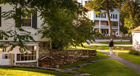 Pet-Friendly Hotel in Southern Vermont | Grafton, VT Lodging