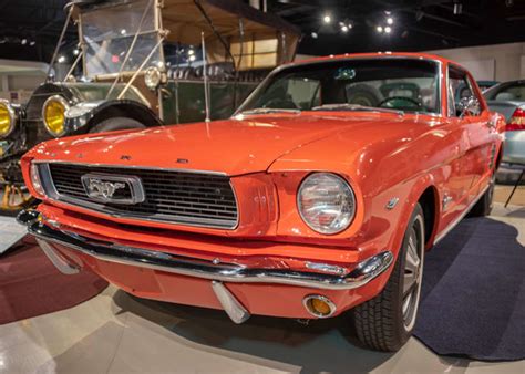 'Ten Cars That Changed the World' exhibit extended at Studebaker ...