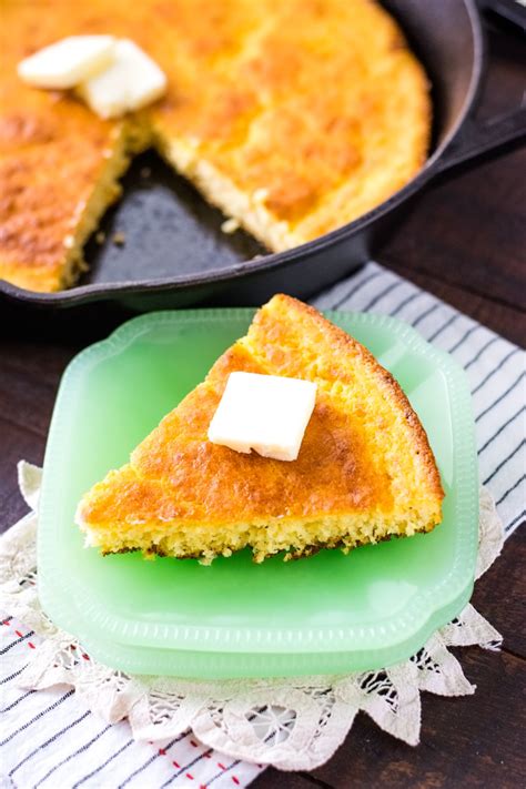 Skillet Cornbread Recipe - Soulfully Made