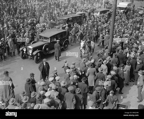 General strike of may 1926 Black and White Stock Photos & Images - Alamy