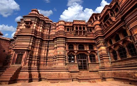 Architecture of Indian Cities: Vrindavan- City of widows - RTF ...