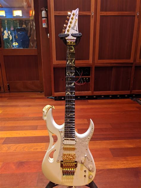 Ibanez Steve Vai Signature PIA3761 In Stallion White | lupon.gov.ph