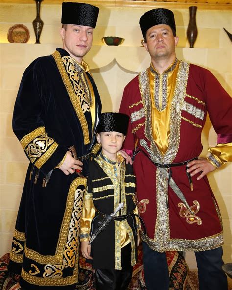 Traditional Clothes, World Cultures, Academic Dress, Sari, Costumes ...