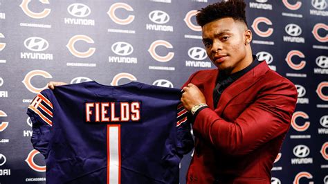 Chicago Bears Rookie QB Justin Fields Focused on Being the Best Version ...