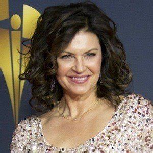 Wendy Crewson - Bio, Family, Trivia | Famous Birthdays