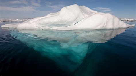 Iceberg_in_the_Arctic_with_its_underside_exposed - Canadian Studies Center