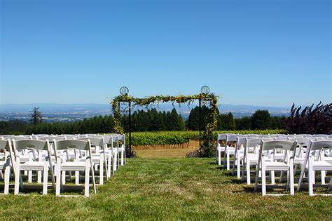 Oregon Winery Wedding Venues - WineryHunt Oregon