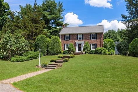 Weston, MA Real Estate - Weston Homes for Sale | realtor.com®