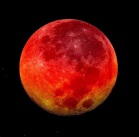 Incredible picture of the red Moon during the eclipse (with explanation)