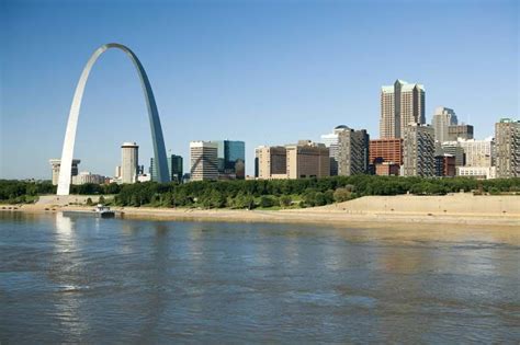 Gateway Arch Saint Louis Missouri | semashow.com