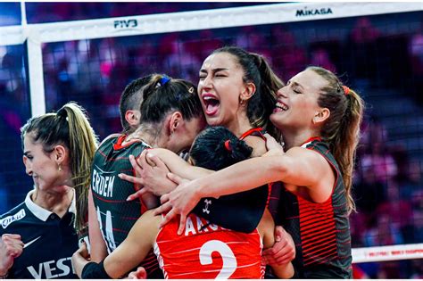 Turkiye women’s volleyball tops group, goes through to Round 2 of World ...