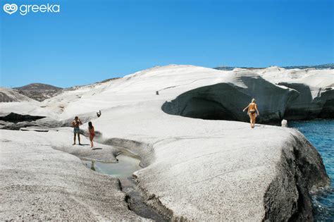 Milos Sarakiniko beach: Photos, Map | Greeka