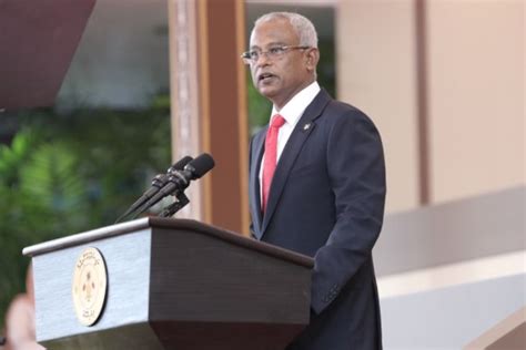 Ibrahim Mohamed Solih sworn in as new Maldives president | News | Al ...