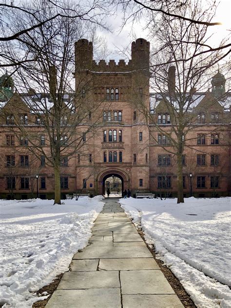 Take an architectural tour of beautiful Yale University in #newhaven # ...