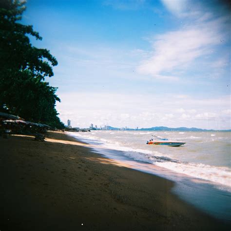 703 : Rayong Beach | Holga 120N + Kodak 160VC Rayong beach, … | Oon ...