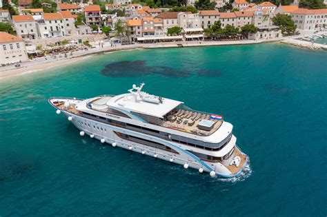 Luxury mini-cruise for 36 guests on board of a 48-metre superyacht in ...