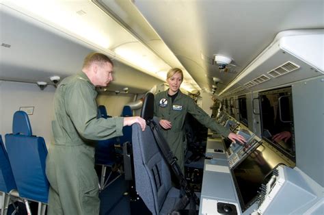 Meet the P-8A Poseidon, the Navy's new sub hunter (pictures) - CNET