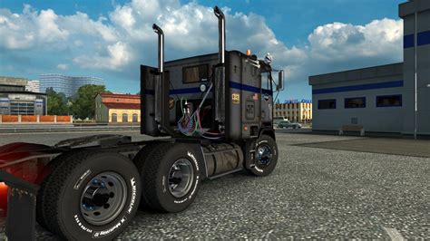 Freightliner FLB » GamesMods.net - FS19, FS17, ETS 2 mods