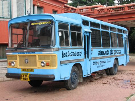 Mobile Library | A mobile library bus standing near City Cen… | Flickr