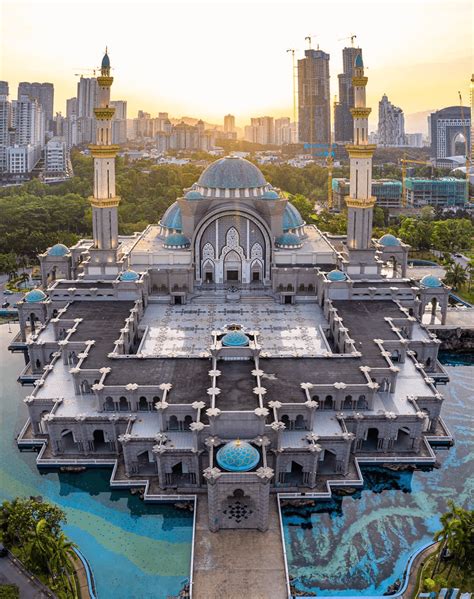 Federal Territory Mosque Kuala Lumpur [932x1178] - Architecture and ...