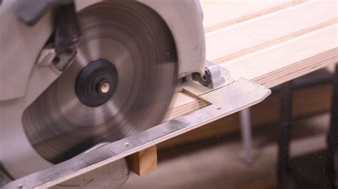 How to Make a Track Saw Guide for a Circular Saw : 8 Steps (with ...