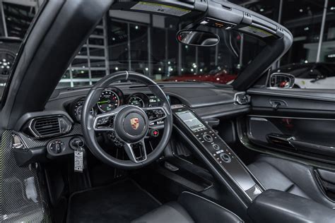 Porsche 918 Spyder Interior