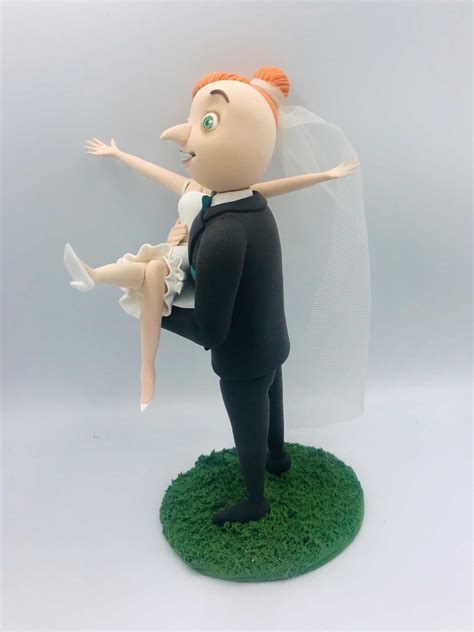 World Cake Topper. Lucy & Gru wedding cake topper, Animated Inspire wedding