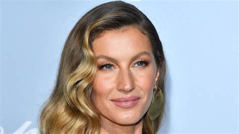 We Barely Recognize Gisele Bündchen With Neon-Red Hair and Razor-Thin ...