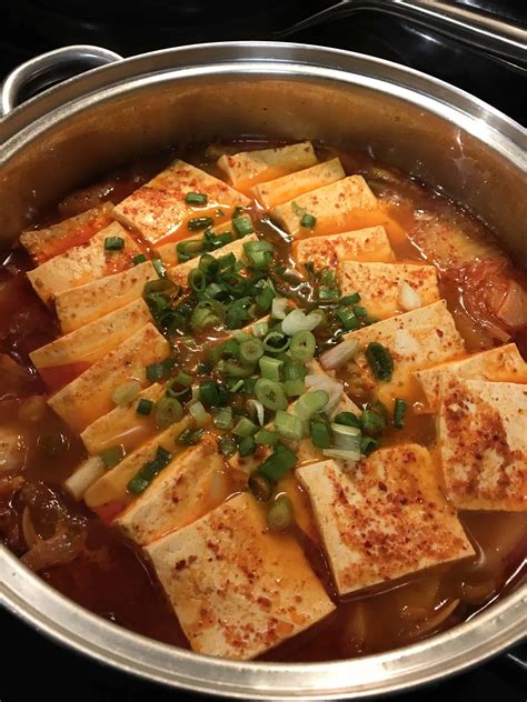 Kimchi stew (Kimchi-jjigae) recipe - Maangchi.com