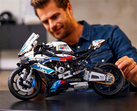 LEGO Technic (42130) BMW M 1000 RR Superbike Has Functional Gearbox ...