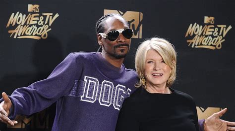 “Too many cbd chewies”: Martha Stewart gets Snoop Dogg tattoo for Super ...