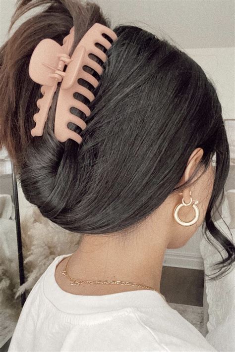 Claw hair clip style inspo for your next effortless updo – Artofit