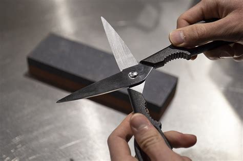 Sharpening scissors? Knivesandtools will tell you how!