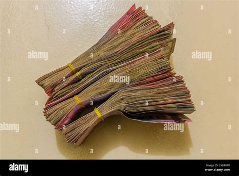 Stacks of Sudanese Pound banknotes Stock Photo - Alamy