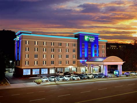 Hotel Near Knoxville Airport | Holiday Inn Express & Suites Knoxville ...